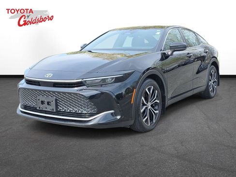 Used 2023 Toyota Crown AWD/4WD image 1