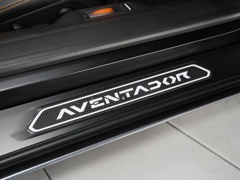 Used 2015 Lamborghini Aventador LP 700-4 image 38