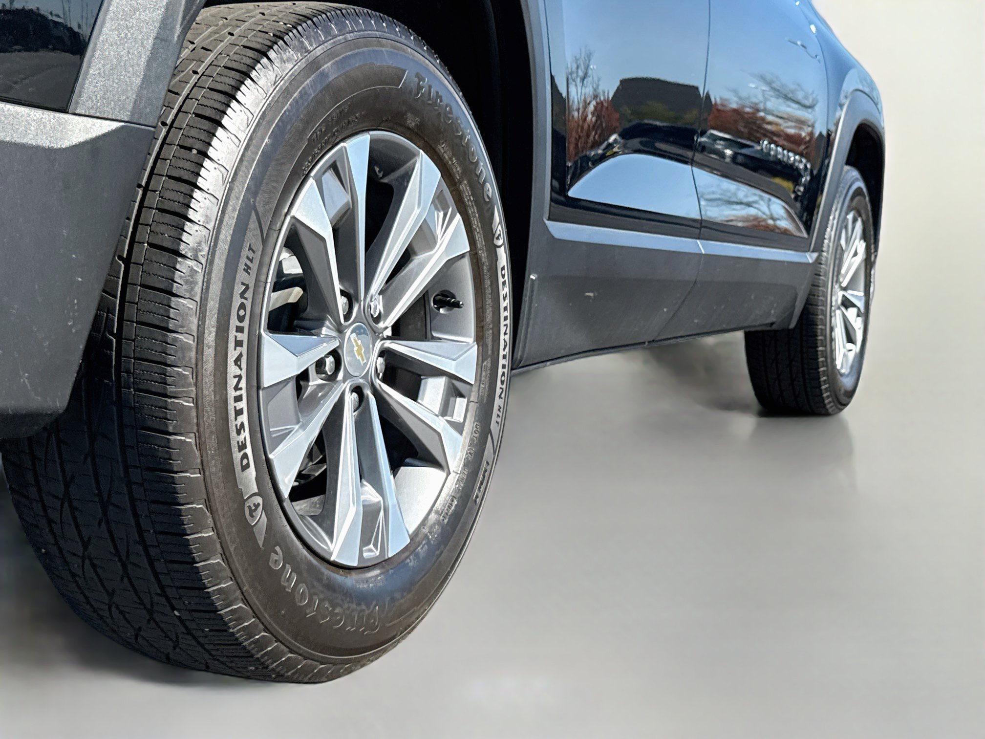 Used 2025 Chevrolet Equinox LT FWD image 9