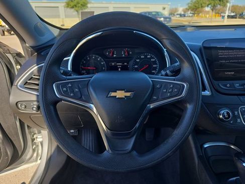 Used 2020 Chevrolet Malibu LT image 15