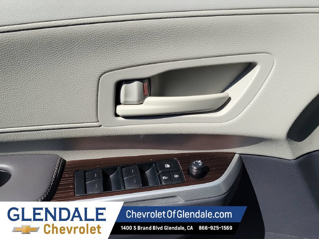 Used 2023 Toyota Sienna LE FWD image 21