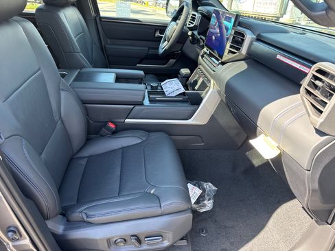New 2026 Toyota Tundra Platinum w/ TRD Off-Road Package AWD/4WD image 18