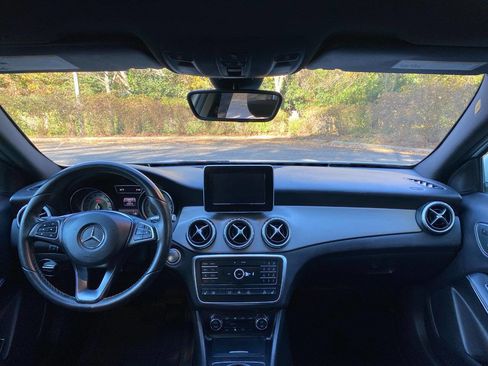 Used 2017 Mercedes-Benz GLA 250 4MATIC image 33