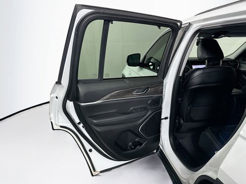 Used 2022 Jeep Grand Cherokee Limited 4xe w/ Luxury Tech Group II image 27