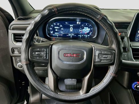 Used 2023 GMC Yukon XL AT4 w/ AT4 Premium Package AWD/4WD image 9