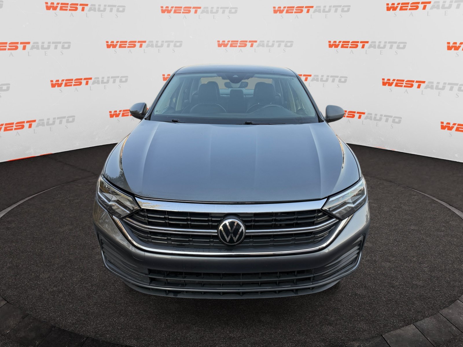 Used 2024 Volkswagen Jetta SE FWD image 8