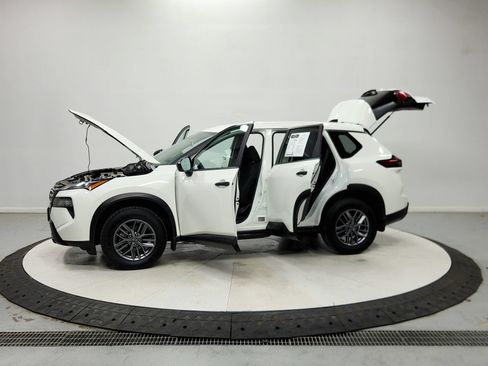 Used 2024 Nissan Rogue S AWD/4WD image 13
