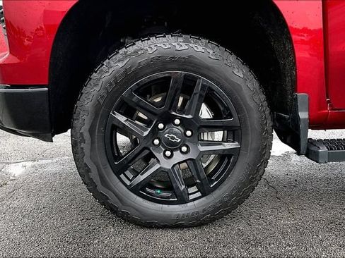 Used 2024 Chevrolet Silverado 1500 LT Trail Boss w/ LT Trail Boss Premium Package AWD/4WD image 35