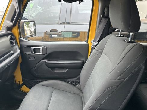 Used 2019 Jeep Wrangler Unlimited Sport S AWD/4WD image 14