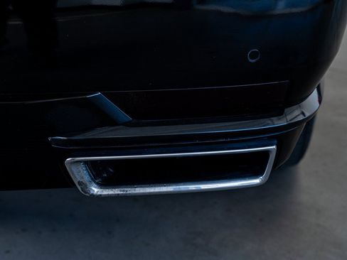 Used 2022 Cadillac Escalade Premium Luxury image 28