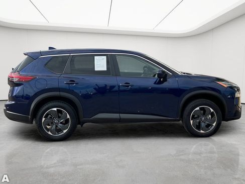 Used 2025 Nissan Rogue SV FWD image 6