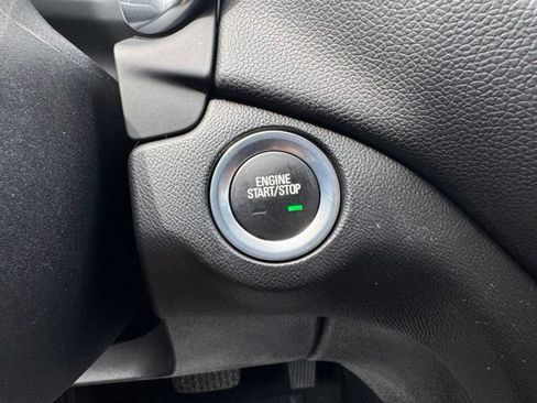 Used 2019 Chevrolet Equinox LT AWD/4WD image 17