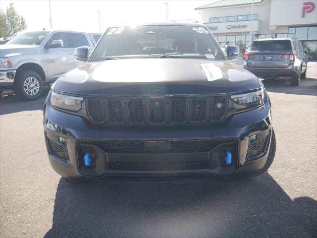 Certified 2022 Jeep Grand Cherokee Trailhawk w/ Advanced Protech Group II AWD/4WD image 3