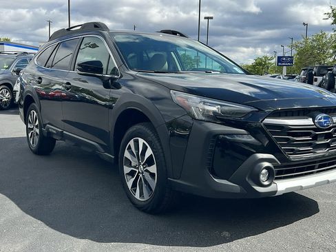 Certified 2025 Subaru Outback Limited AWD/4WD image 4