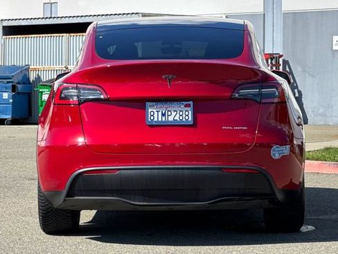 Used 2021 Tesla Model Y Long Range AWD/4WD image 5