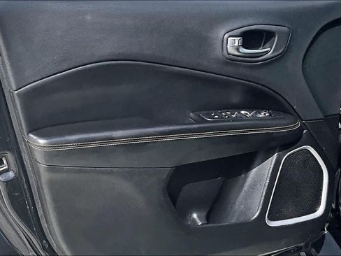 Used 2017 Jeep Compass Sport w/ Tech Group FWD image 24