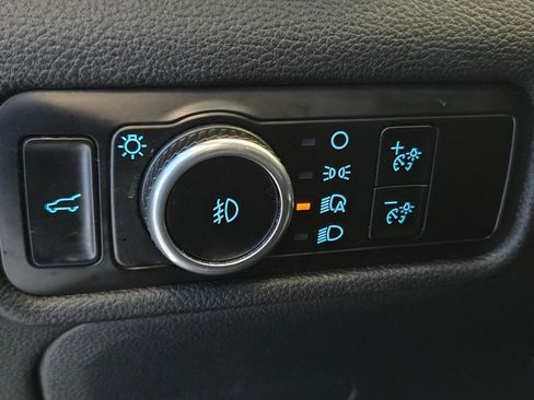 Used 2023 Ford Explorer XLT w/ Equipment Group 202A image 31