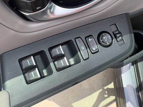 Used 2024 Honda Pilot LX image 11