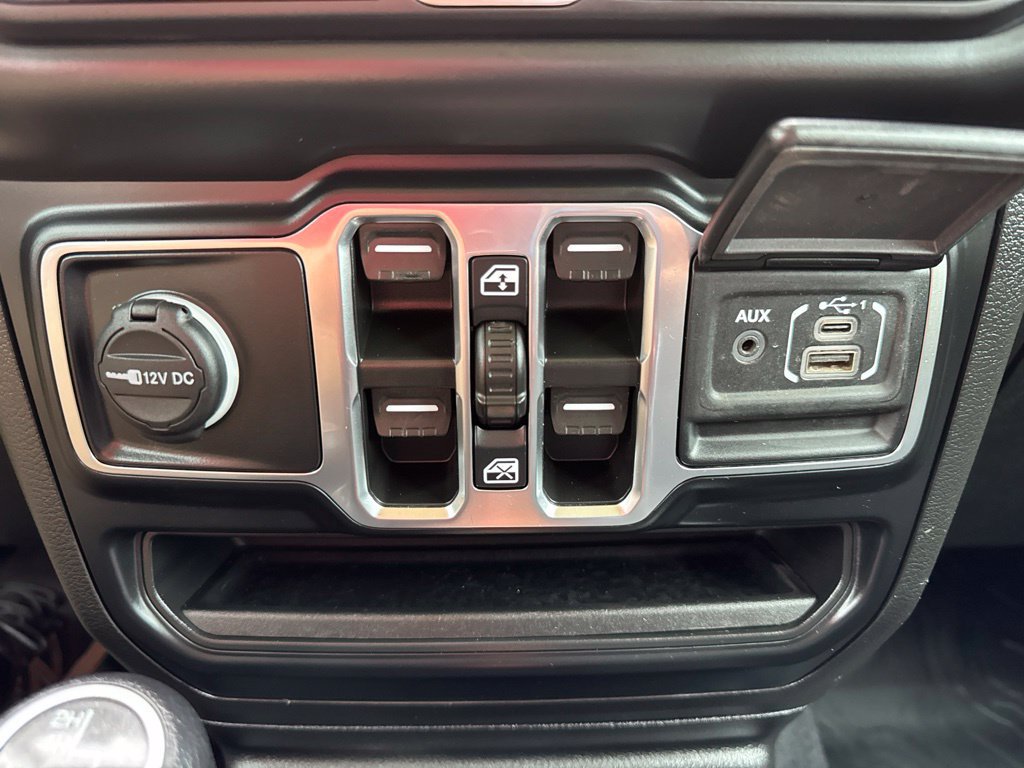 Used 2023 Jeep Gladiator Sport AWD/4WD image 15
