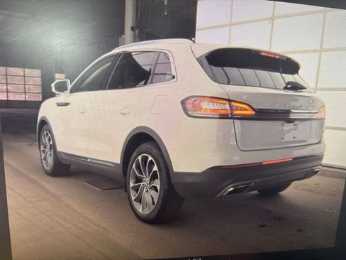 Used 2022 Lincoln Nautilus Reserve AWD/4WD image 19
