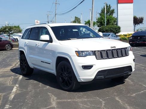 Used 2019 Jeep Grand Cherokee Altitude AWD/4WD image 33