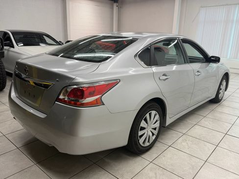 Used 2015 Nissan Altima 2.5 S w/ Power Driver Seat Package FWD image 11