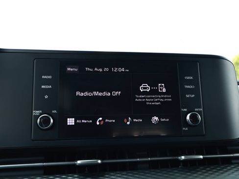 Used 2023 Kia Carnival LX FWD image 16