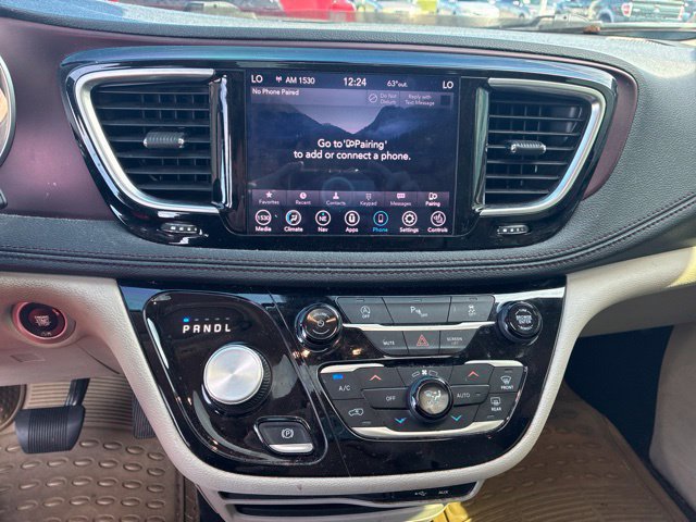Used 2020 Chrysler Pacifica Limited FWD image 19