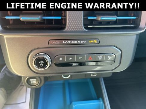 New 2025 Ford Maverick XLT w/ XLT Luxury Package FWD image 27