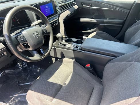 Used 2025 Toyota Camry LE FWD image 21