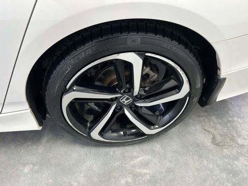 Used 2020 Honda Accord Sport image 9