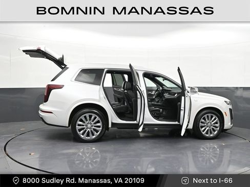 Used 2020 Cadillac XT6 Premium Luxury AWD/4WD image 37