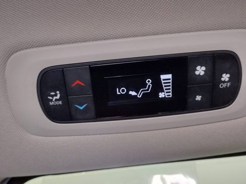 Used 2023 Chrysler Voyager LX FWD image 34