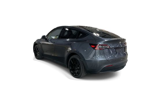Certified 2023 Tesla Model Y Long Range AWD/4WD image 4
