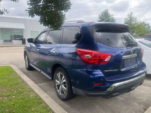 Used 2019 Nissan Pathfinder SL AWD/4WD image 6