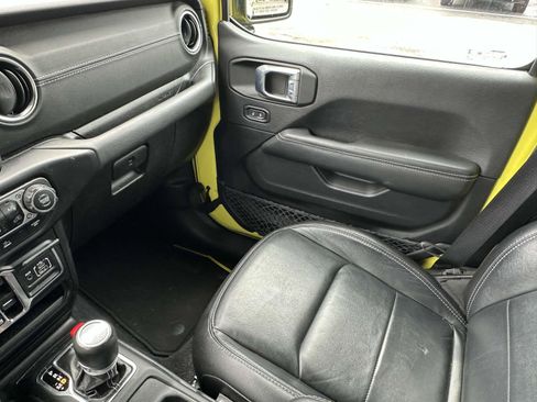 Used 2023 Jeep Wrangler Unlimited Sahara w/ Cold Weather Group image 34