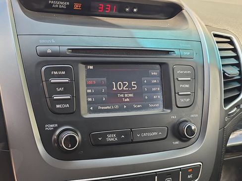 Used 2014 Kia Sorento LX image 20