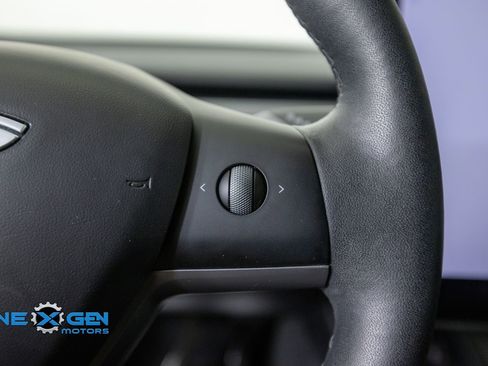 Used 2024 Tesla Model Y Performance AWD/4WD image 14
