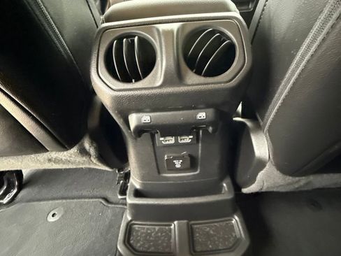 Used 2022 Jeep Wrangler Unlimited Sahara w/ Cold Weather Group AWD/4WD image 25