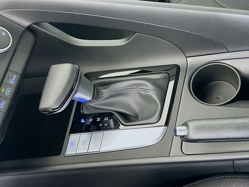 Certified 2026 Hyundai Elantra SE FWD image 16