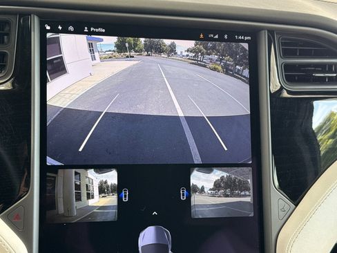 Used 2018 Tesla Model X 75D AWD/4WD image 25