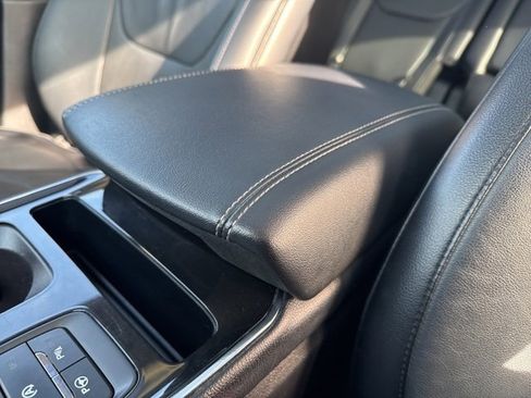 Used 2019 Ford Edge Titanium w/ Equipment Group 301A image 18