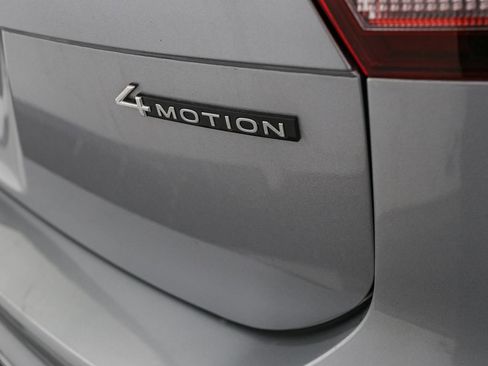 Certified 2023 Volkswagen Tiguan SE image 13