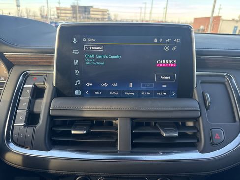 Used 2024 Chevrolet Suburban High Country w/ Advanced Technology Package image 16