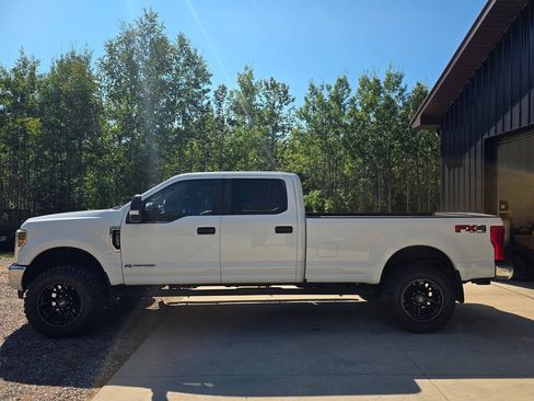 Used 2019 Ford F250 XL w/ Power Equipment Group AWD/4WD image 3
