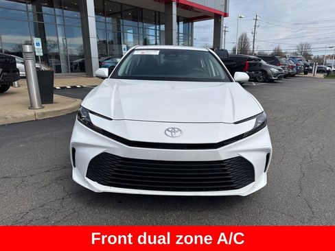 Used 2025 Toyota Camry LE image 10