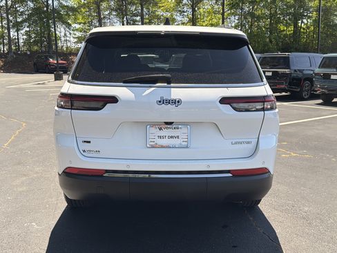 Used 2023 Jeep Grand Cherokee L Limited RWD image 9
