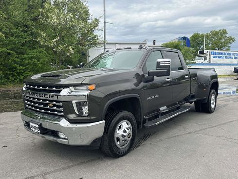 Used 2023 Chevrolet Silverado 3500 LTZ w/ LTZ Plus Package image 3