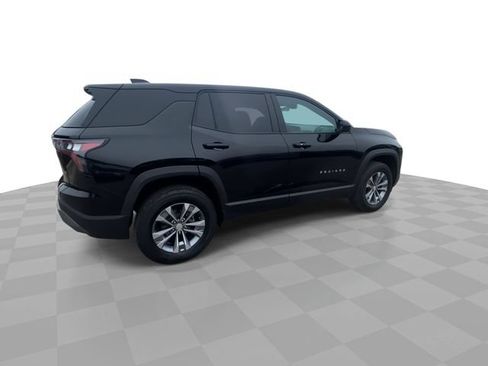 Used 2025 Chevrolet Equinox LT FWD image 2