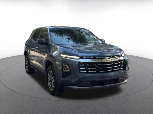 Used 2025 Chevrolet Equinox LT image 3